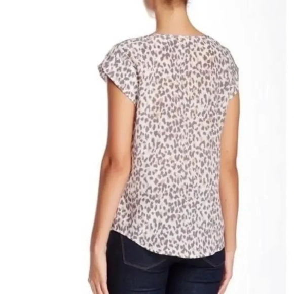 Joie “Iva” 100% Silk Leopard Print Blouse cheetah animal print short sleeve sz L - Picture 2 of 12